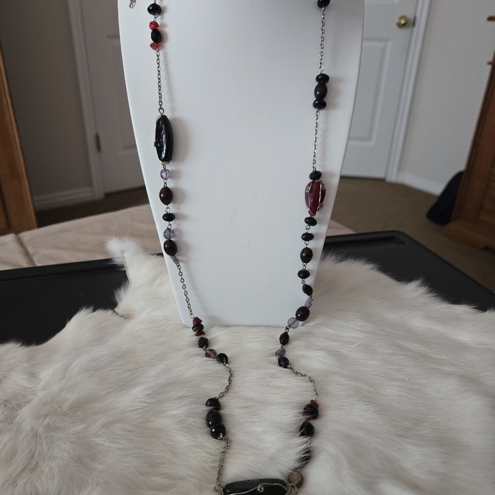 Stunning Vintage Garnet Colored Glass Wrapped Station Necklace - Picture 3 of 8
